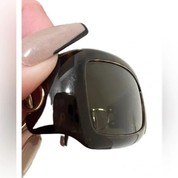 GUCCI Tortoise Sunglasses - Picture 8 of 12